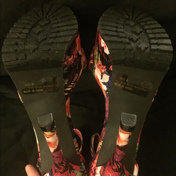 Floral Tropical Satin Platforms - Picture 8 of 8